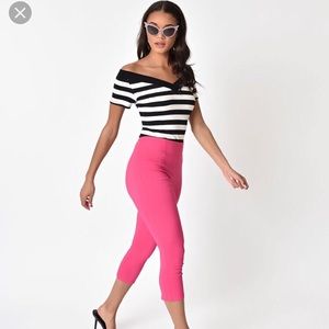 Hell Bunny Tina capris in hot pink.